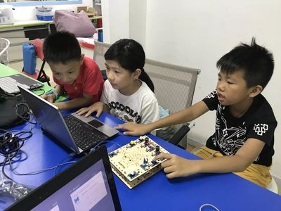 米粒創客夏令營精彩回顧 網絡投資管理及咨詢的實踐探索